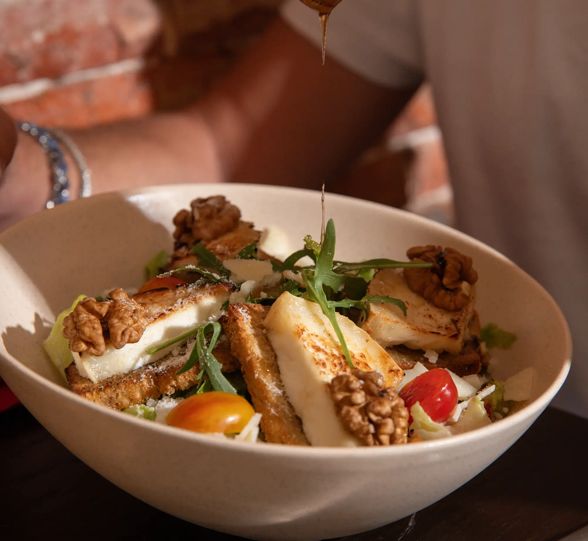 Salade de chèvre chaud